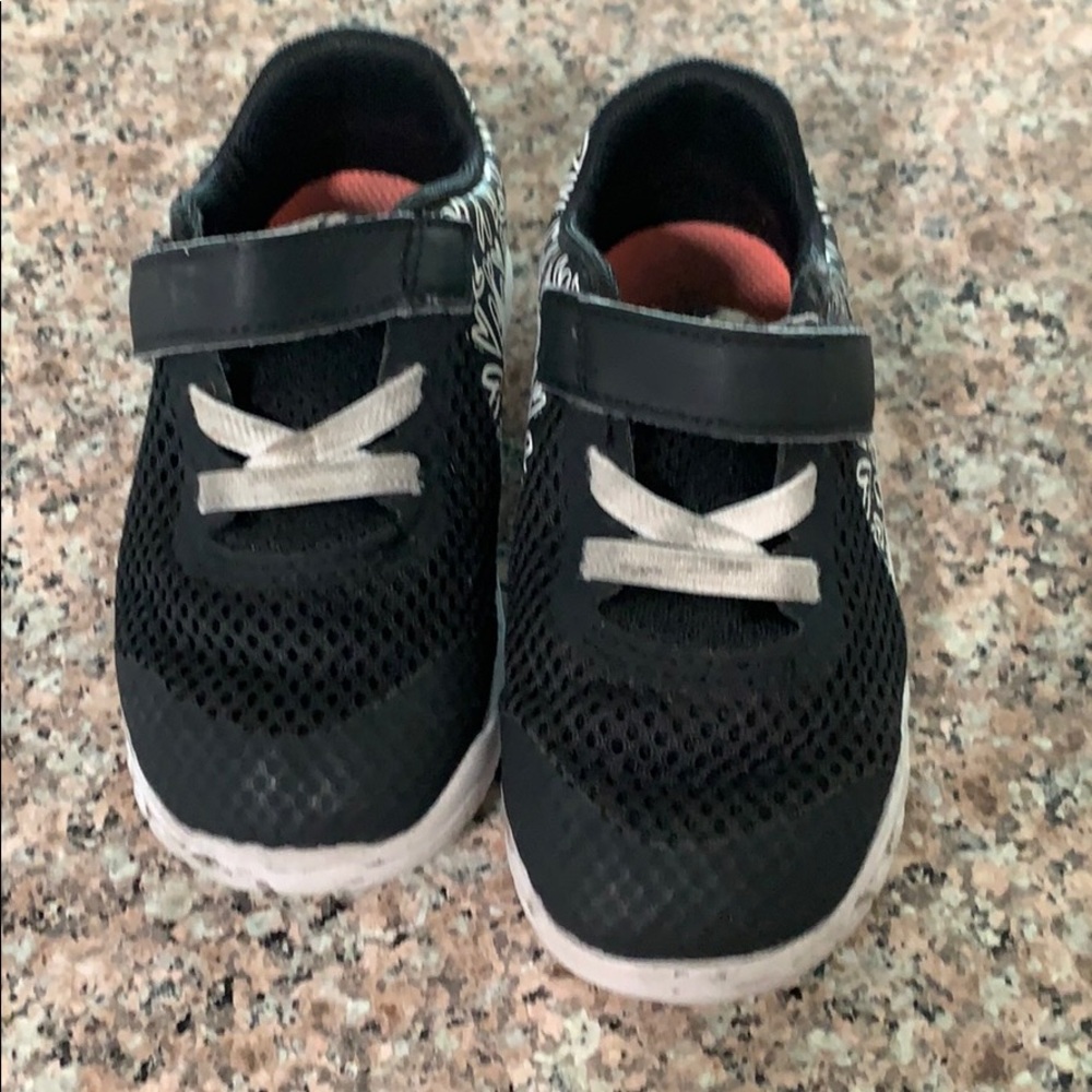 Nike black white